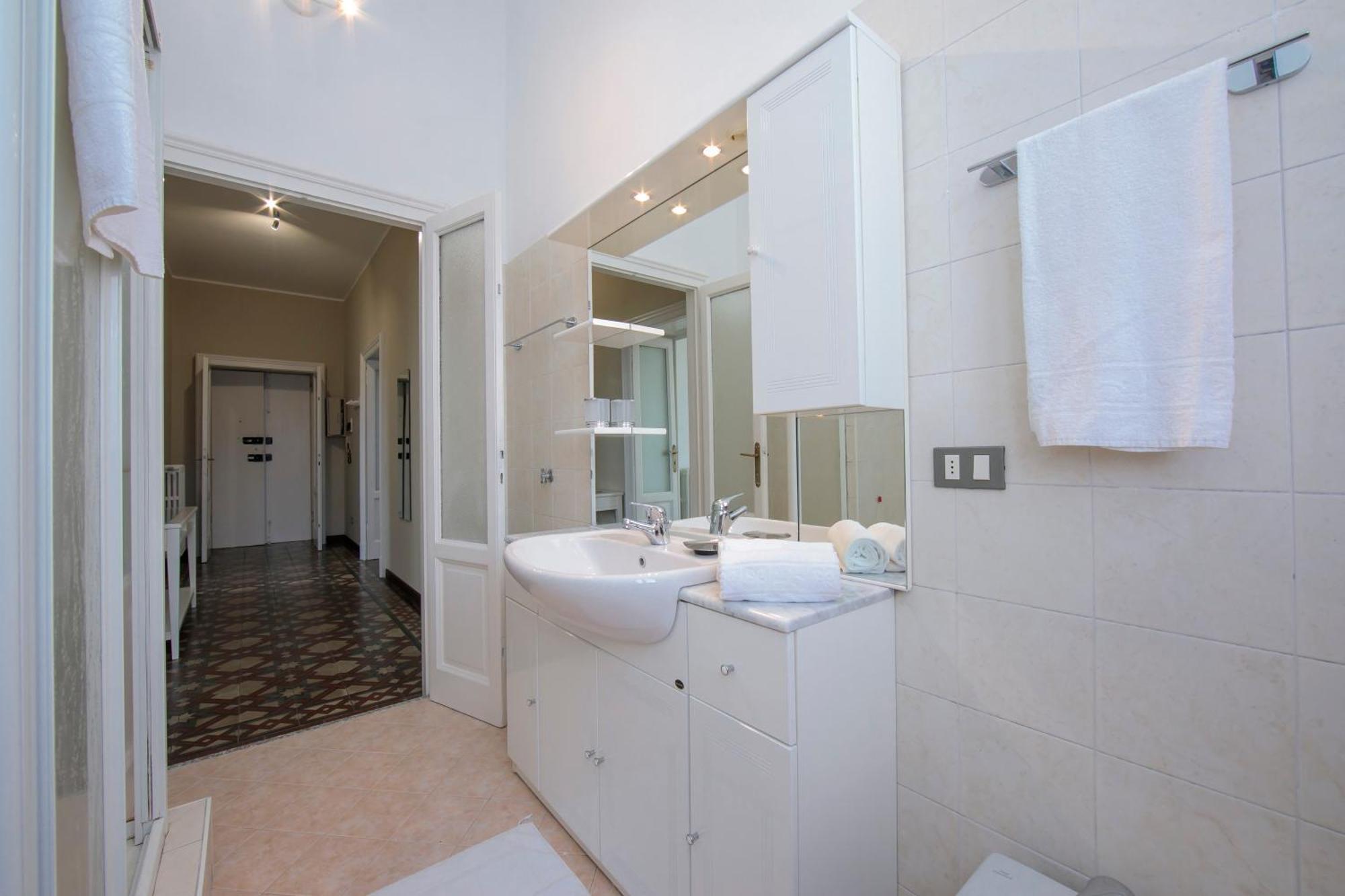 Residenza Oleandro Lake View Luino Center - Happy Rentals Ngoại thất bức ảnh
